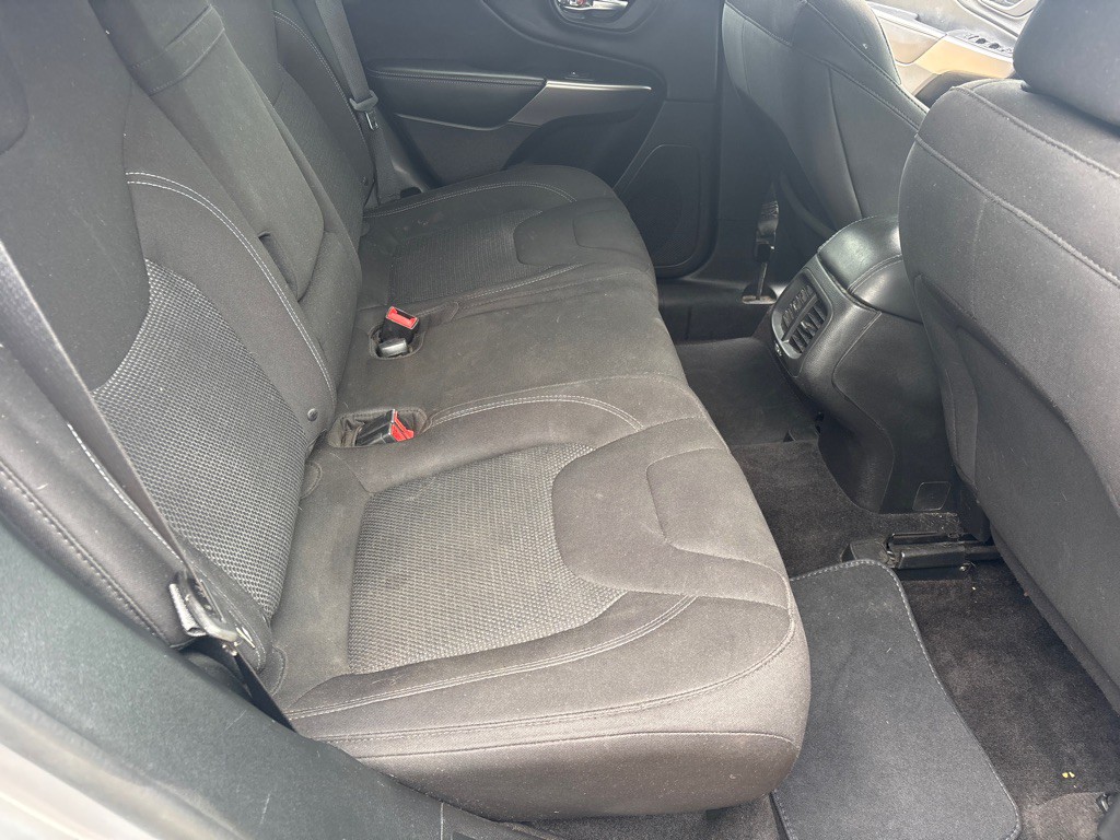 2019 Jeep Cherokee Image 19