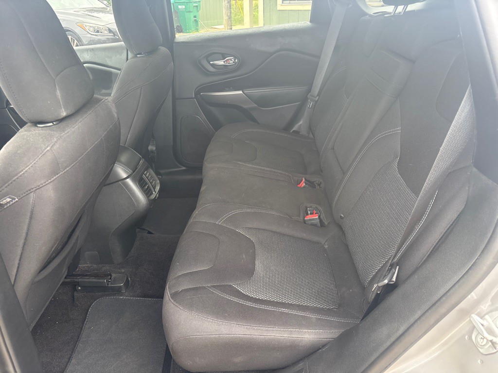 2019 Jeep Cherokee Image 20