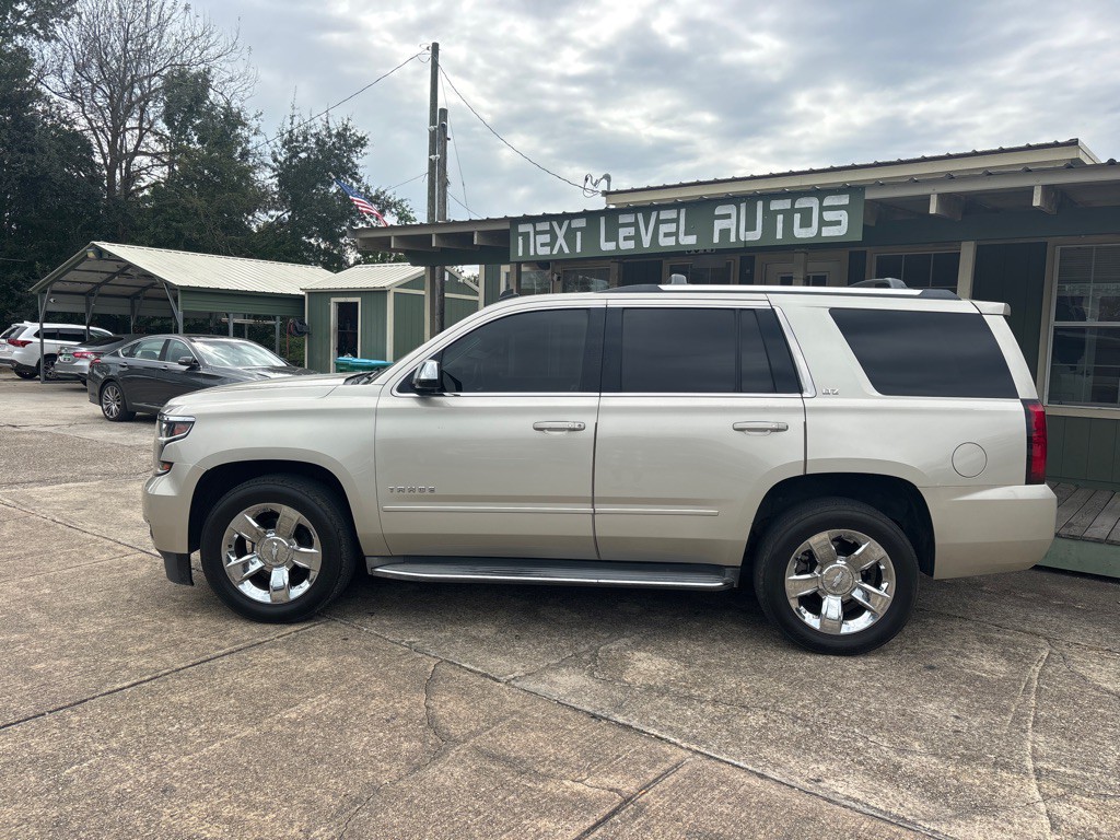 2015 Chevrolet Tahoe Image 2