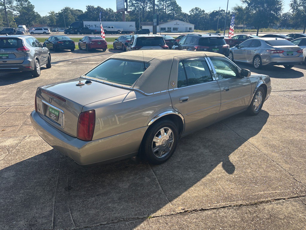 2004 Cadillac DeVille Image 7