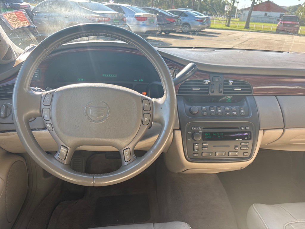 2004 Cadillac DeVille Image 14