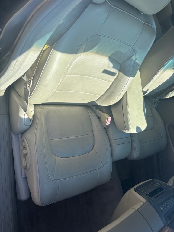 2004 Cadillac DeVille Image 16