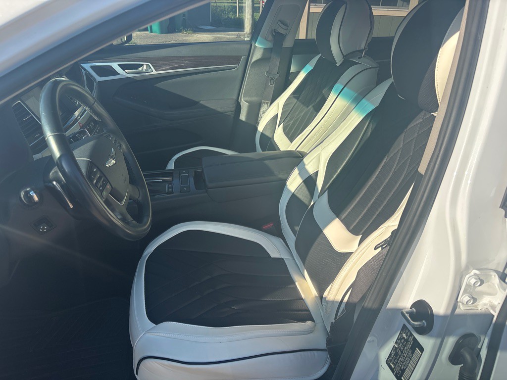 2019 Genesis G80 Image 11