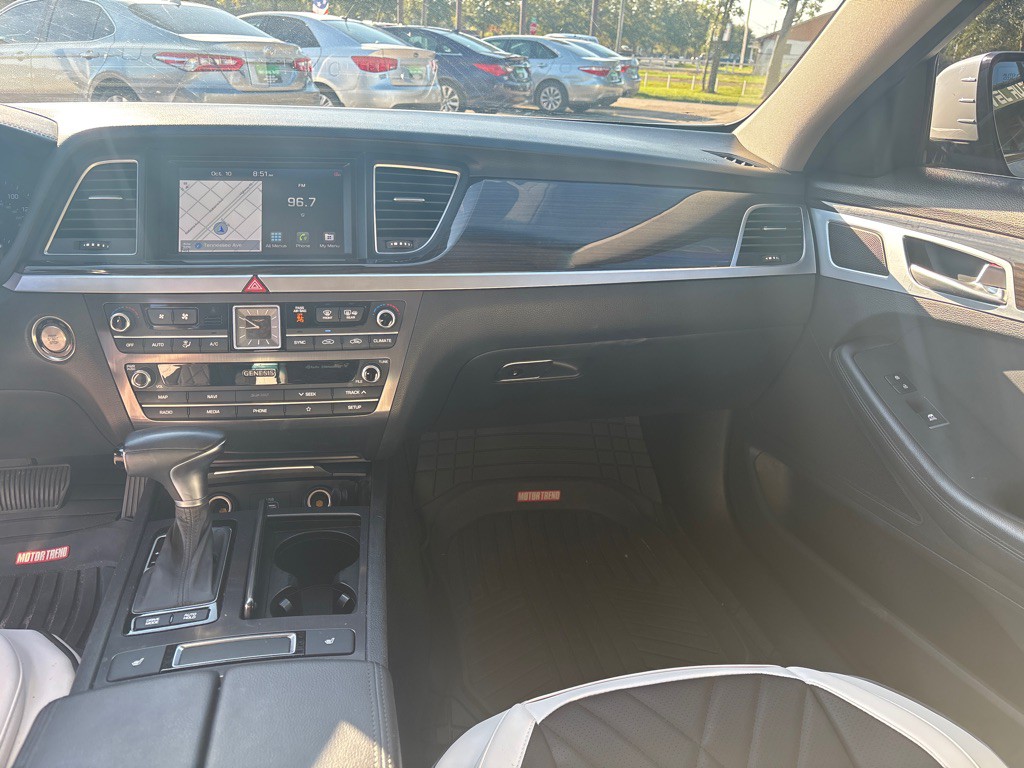 2019 Genesis G80 Image 16