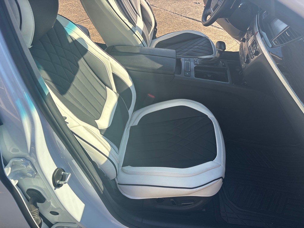 2019 Genesis G80 Image 17