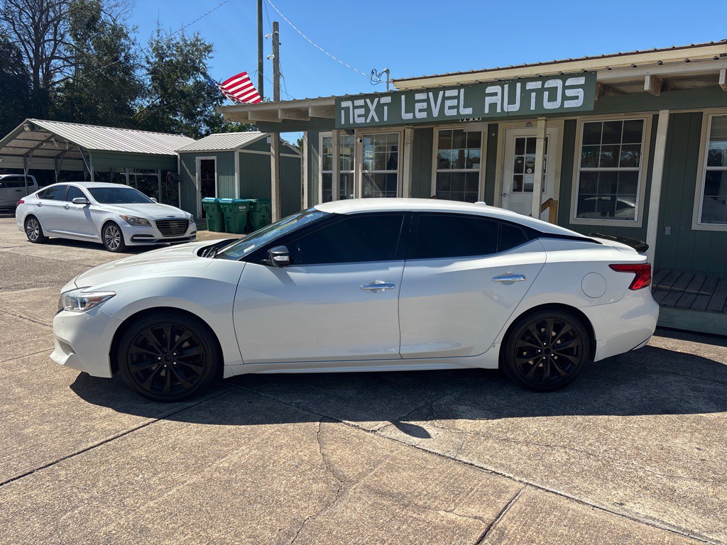 2018 Nissan Maxima Image 2