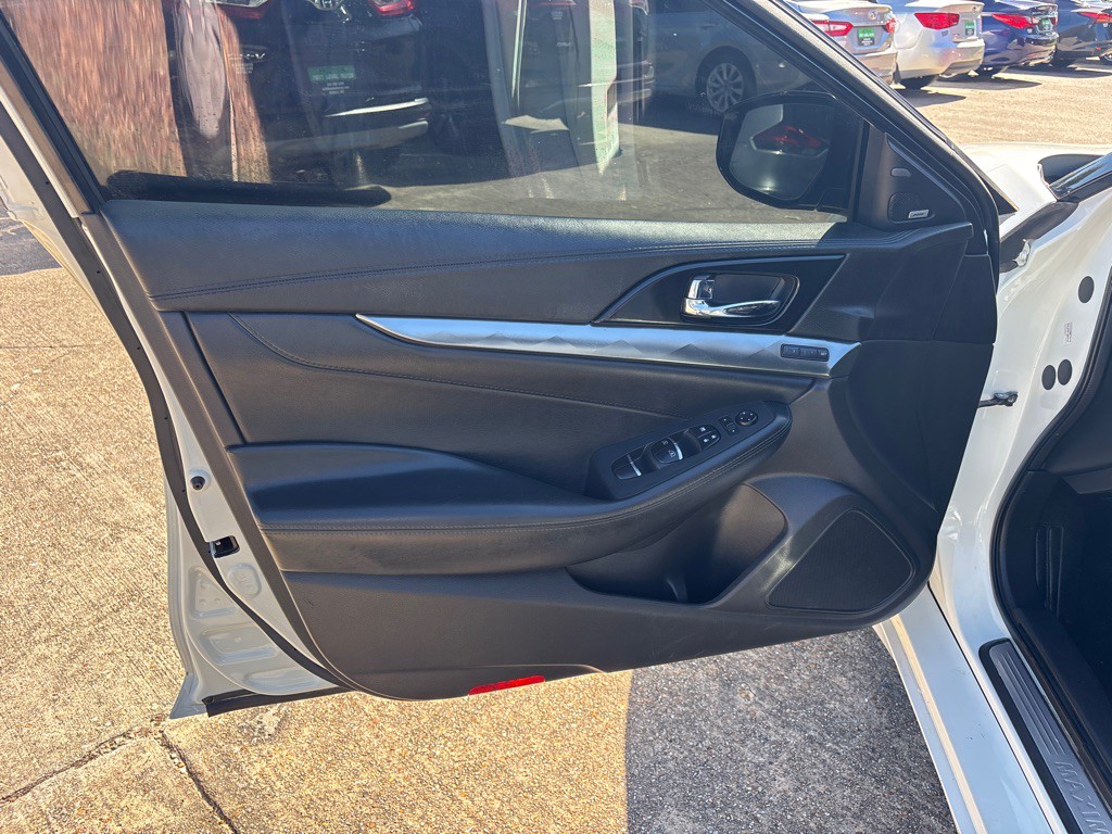 2018 Nissan Maxima Image 10