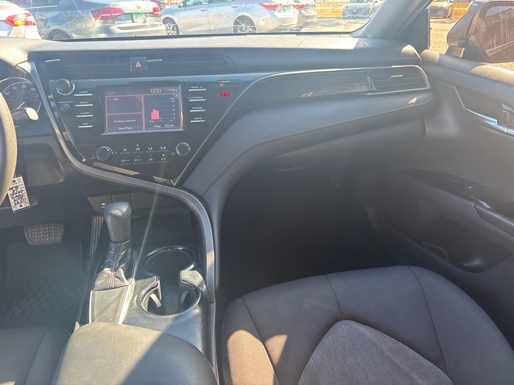 2019 Toyota Camry Image 16
