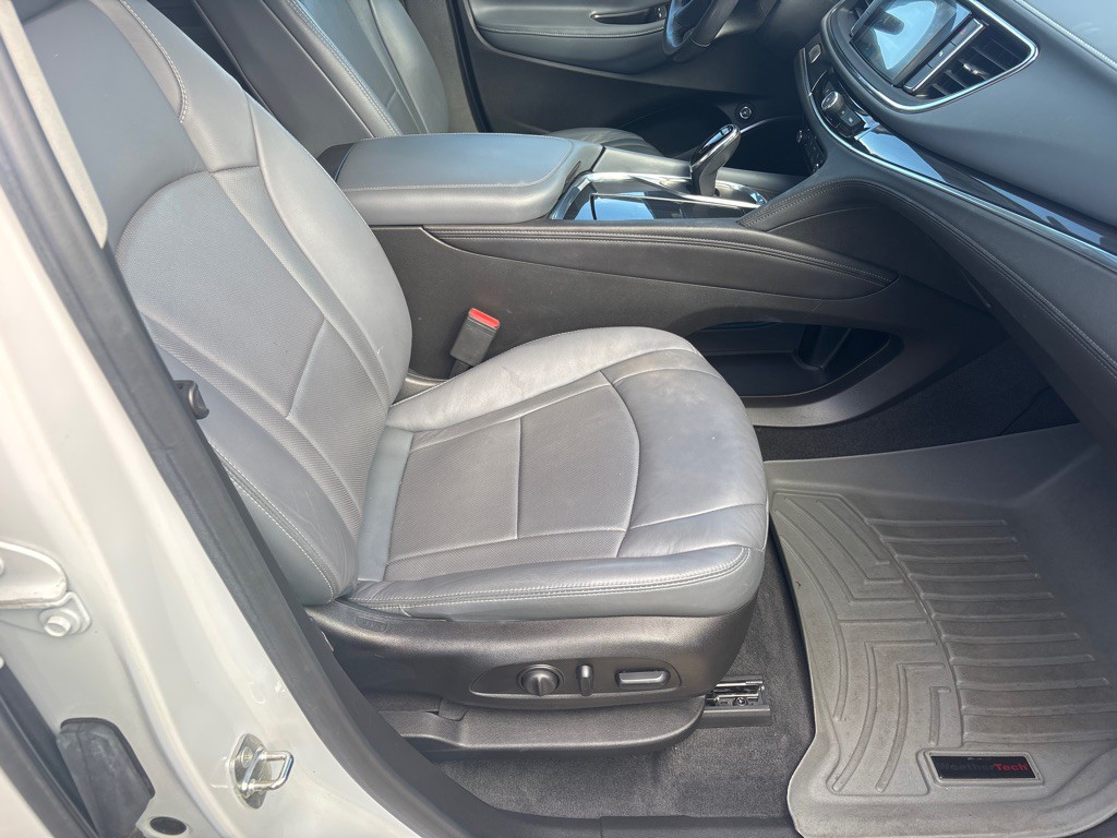 2018 Buick Enclave Image 16