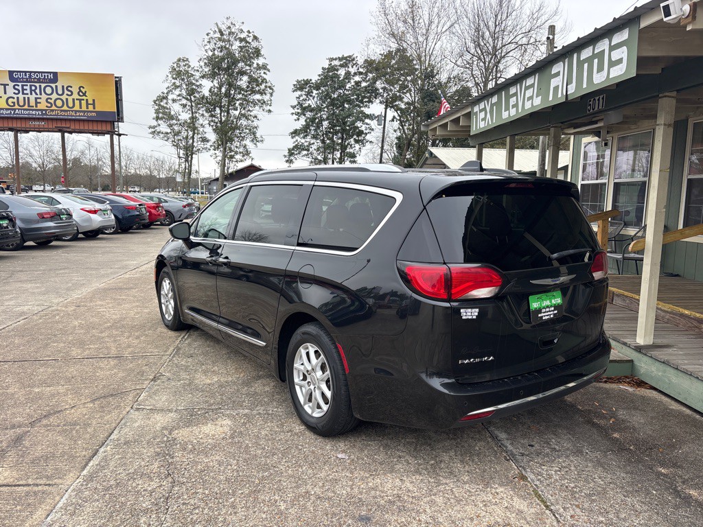 2020 Chrysler Pacifica Image 3