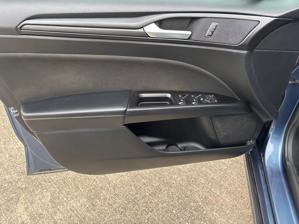 2018 Ford Fusion Image 11