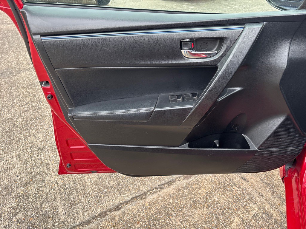 2017 Toyota Corolla Image 10