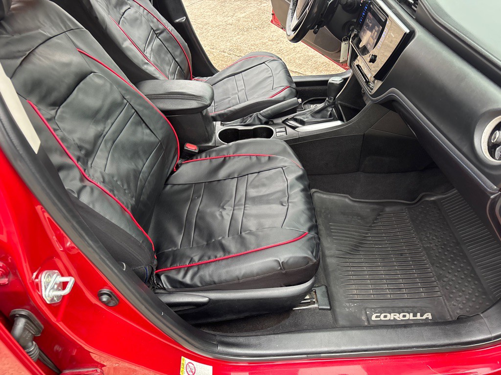 2017 Toyota Corolla Image 16