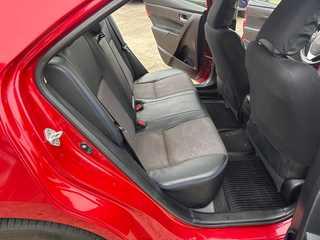 2017 Toyota Corolla Image 17