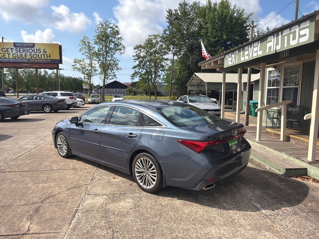 2019 Toyota Avalon Image 3