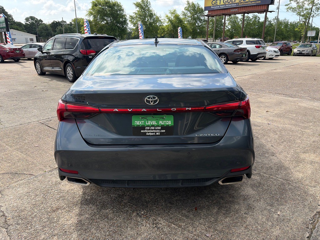 2019 Toyota Avalon Image 8