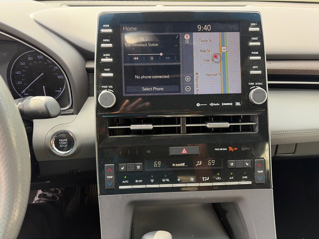 2019 Toyota Avalon Image 13