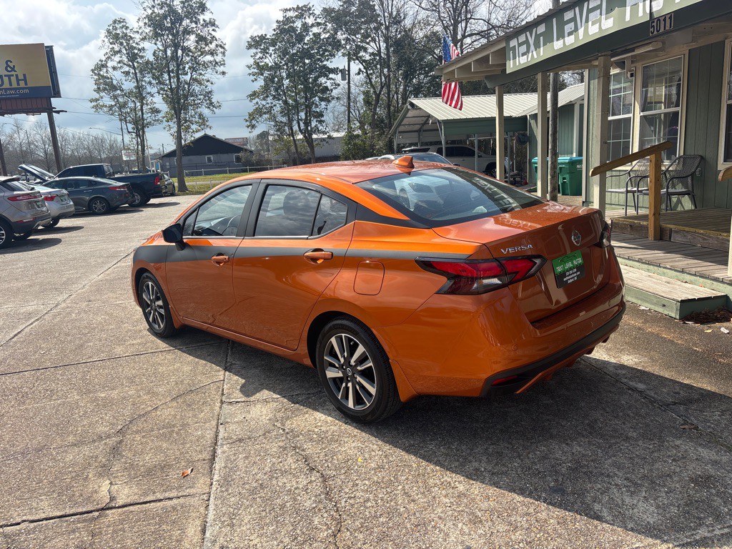 2022 Nissan Versa Image 3
