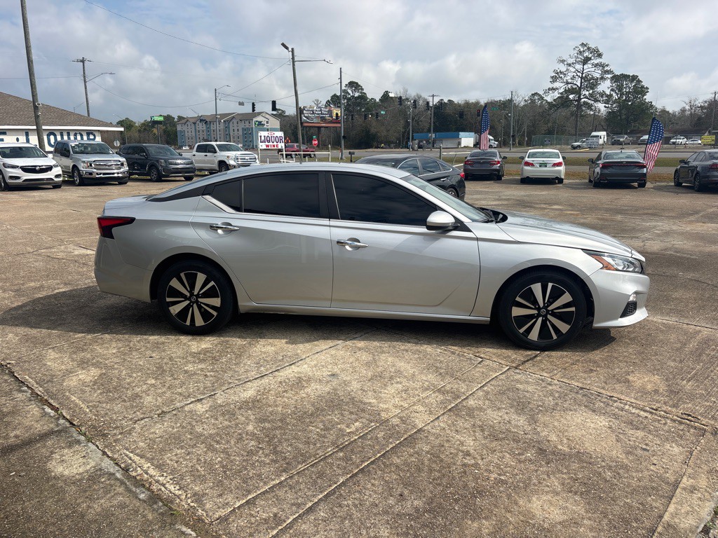 2022 Nissan Altima Image 6