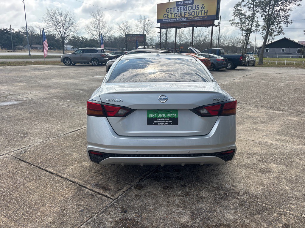 2022 Nissan Altima Image 8