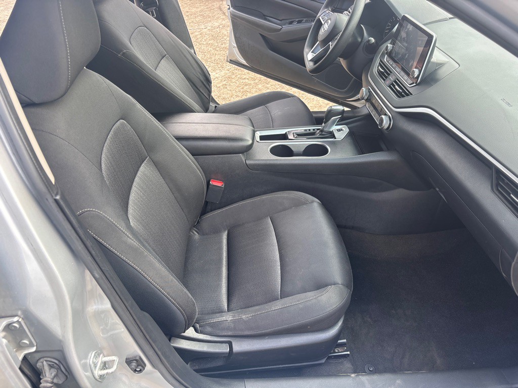 2022 Nissan Altima Image 16