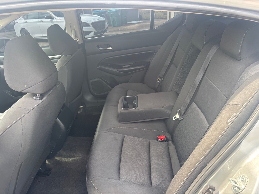 2022 Nissan Altima Image 18