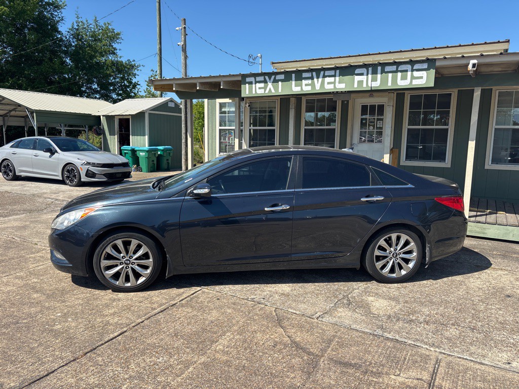 2013 Hyundai Sonata Image 2