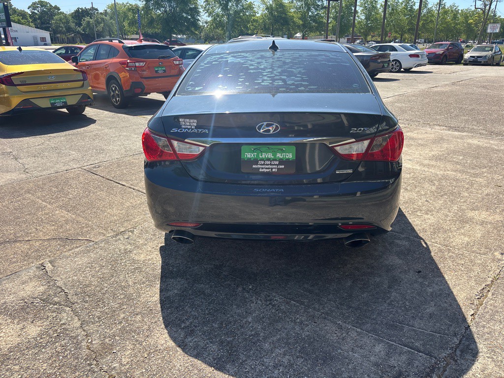 2013 Hyundai Sonata Image 8