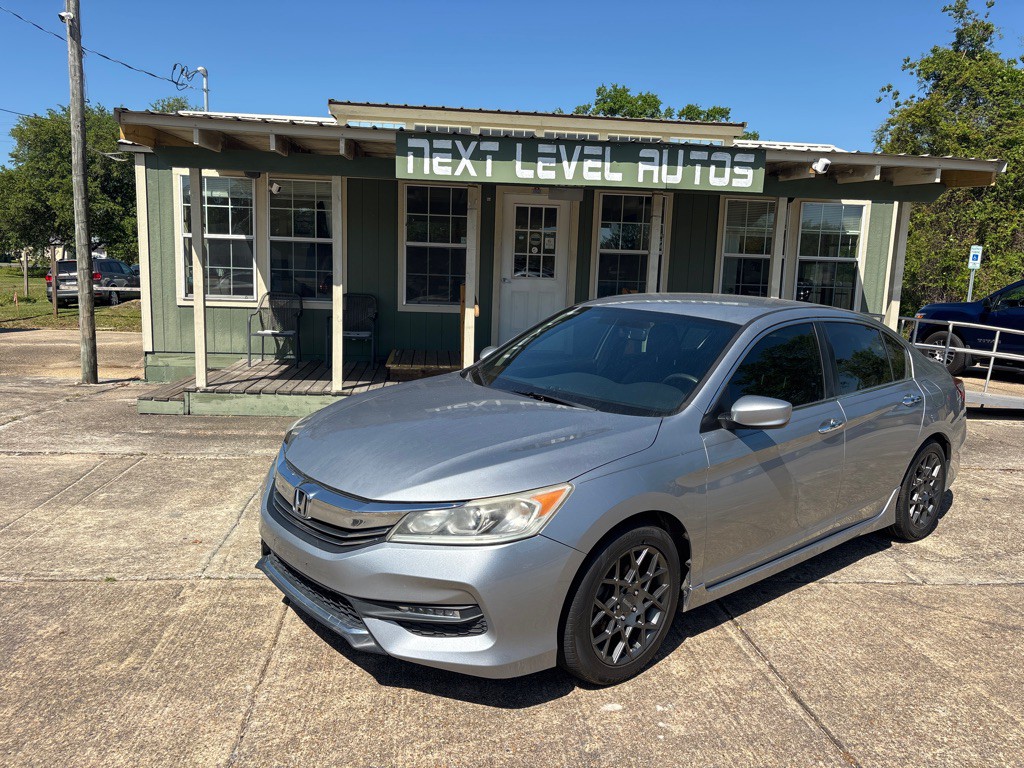 2017 Honda Accord Image 1