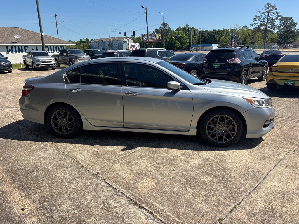 2017 Honda Accord Image 6