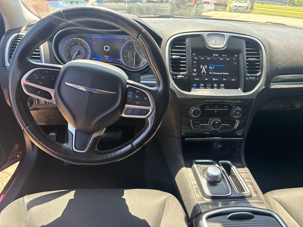 2021 Chrysler 300 Image 15