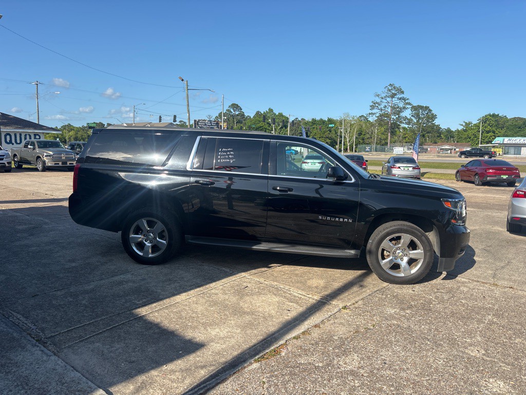 2016 Chevrolet Suburban Image 6