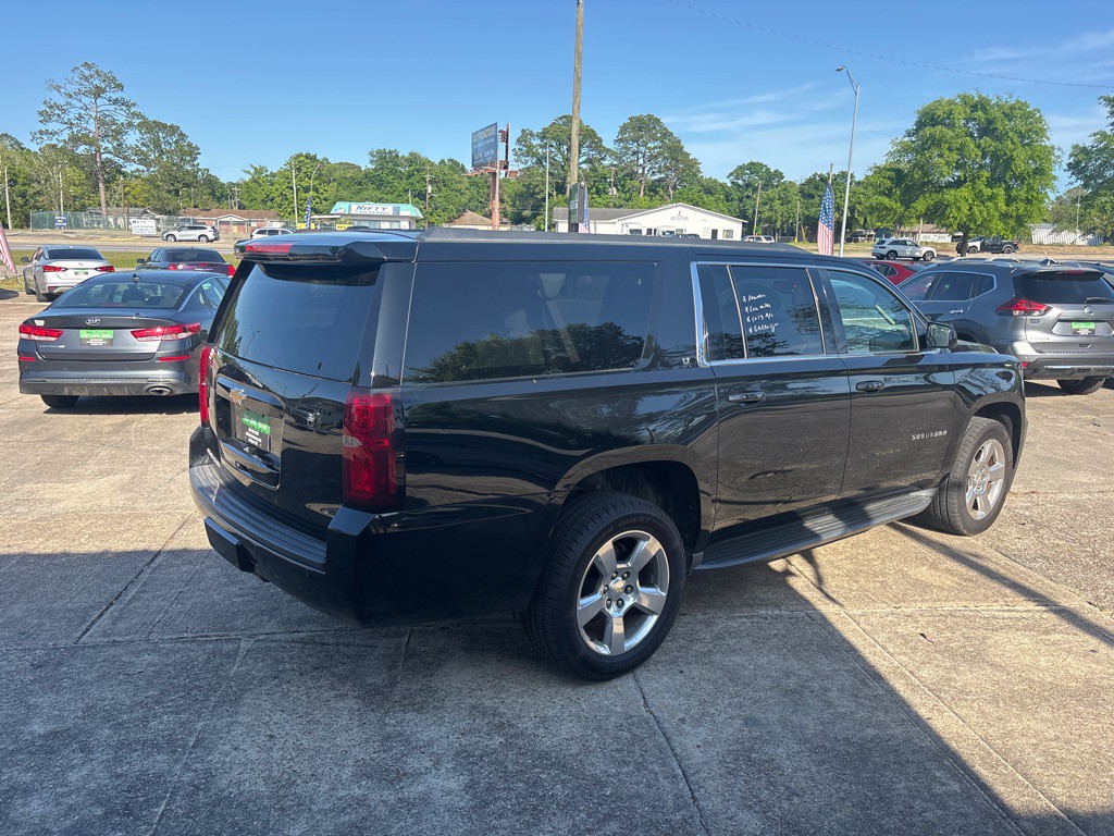 2016 Chevrolet Suburban Image 7