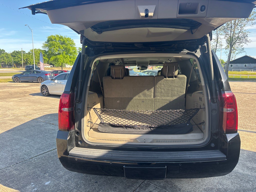2016 Chevrolet Suburban Image 9