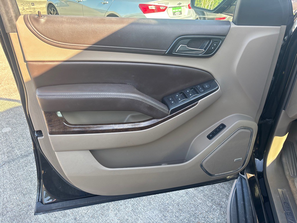 2016 Chevrolet Suburban Image 11