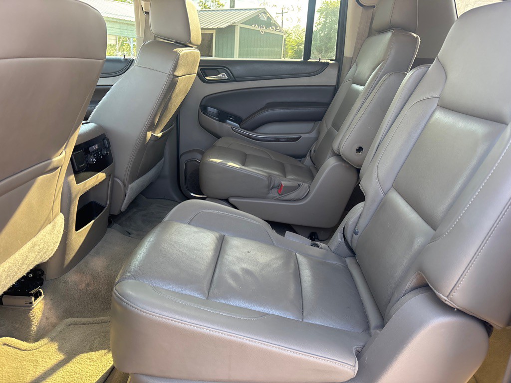 2016 Chevrolet Suburban Image 21