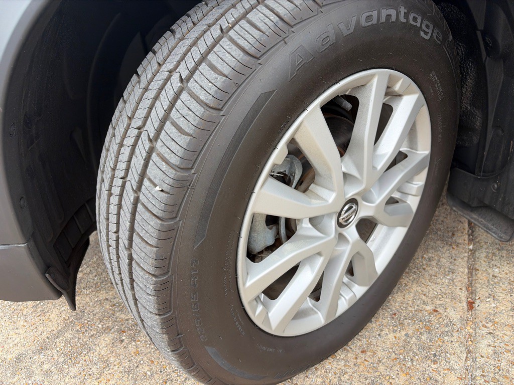 2019 Nissan Rogue Image 9