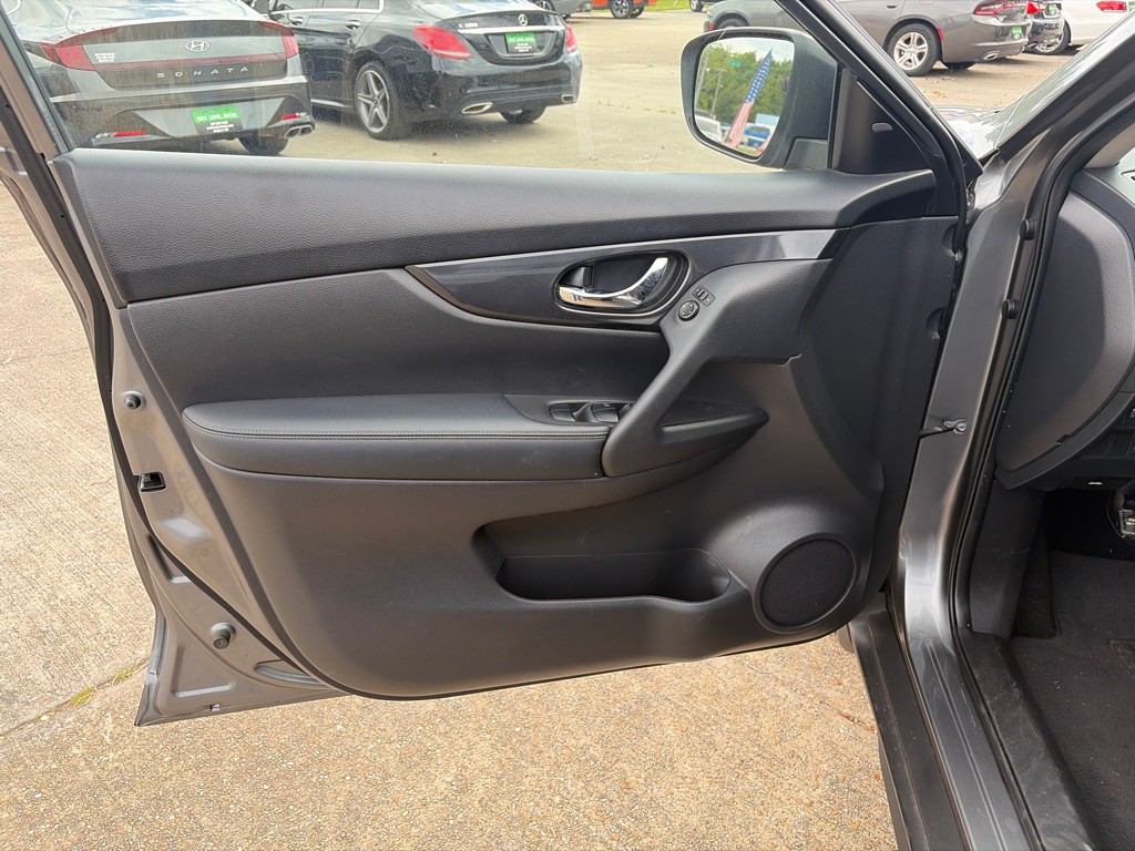 2019 Nissan Rogue Image 10