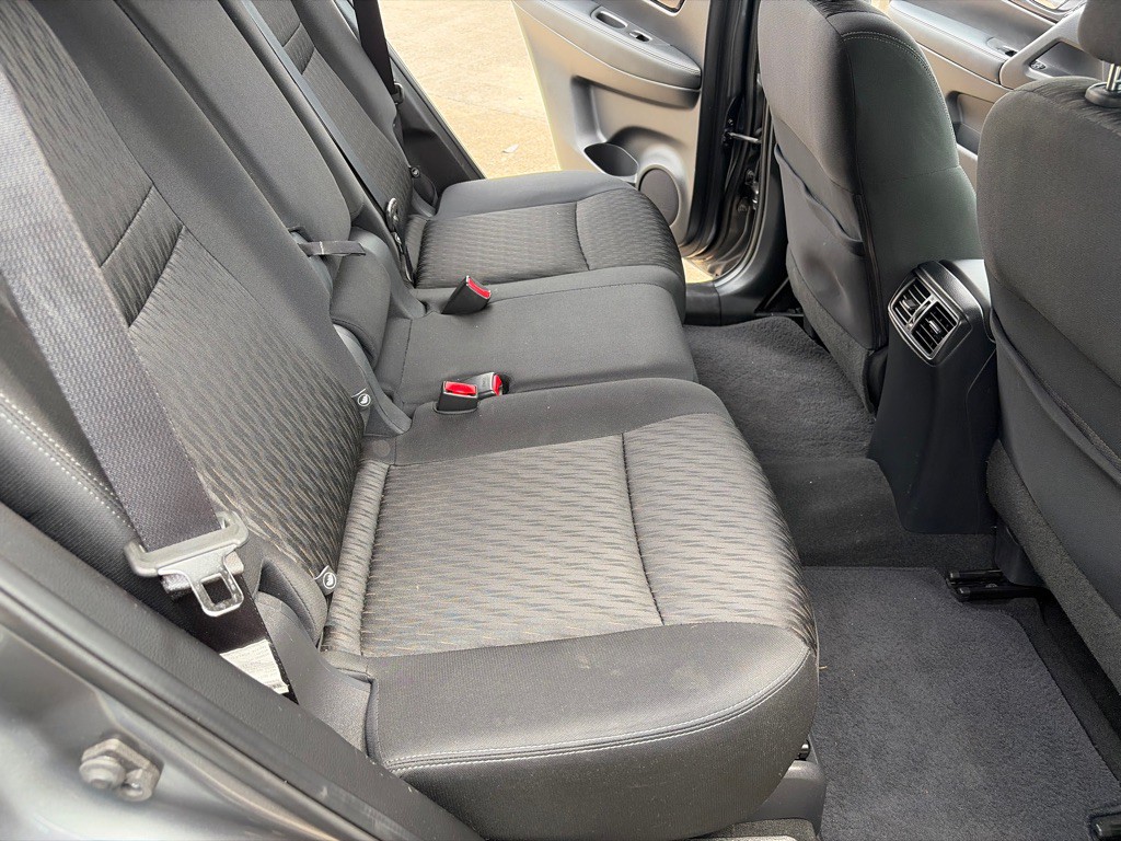 2019 Nissan Rogue Image 16