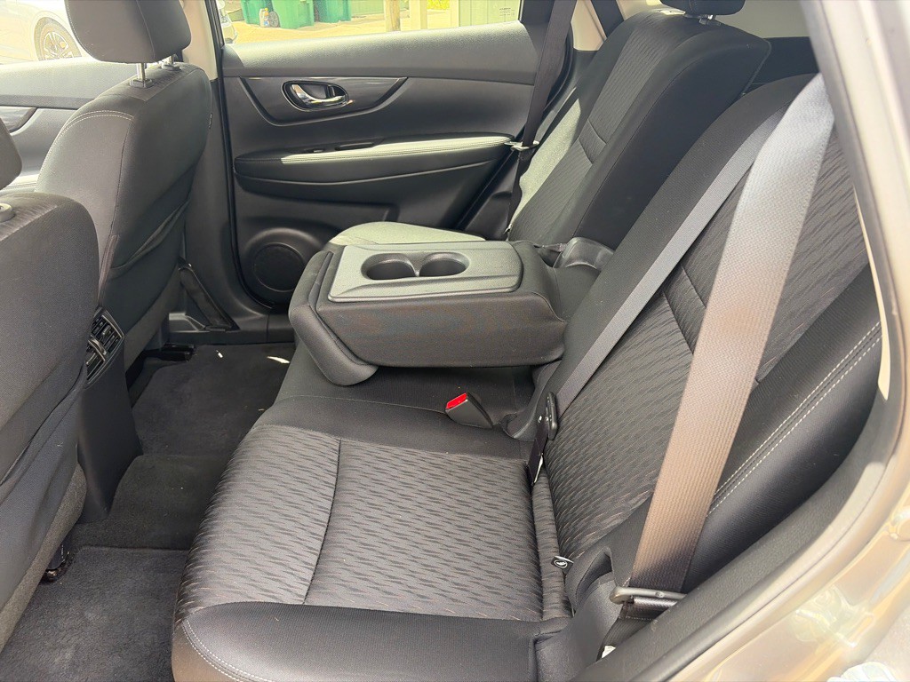 2019 Nissan Rogue Image 17