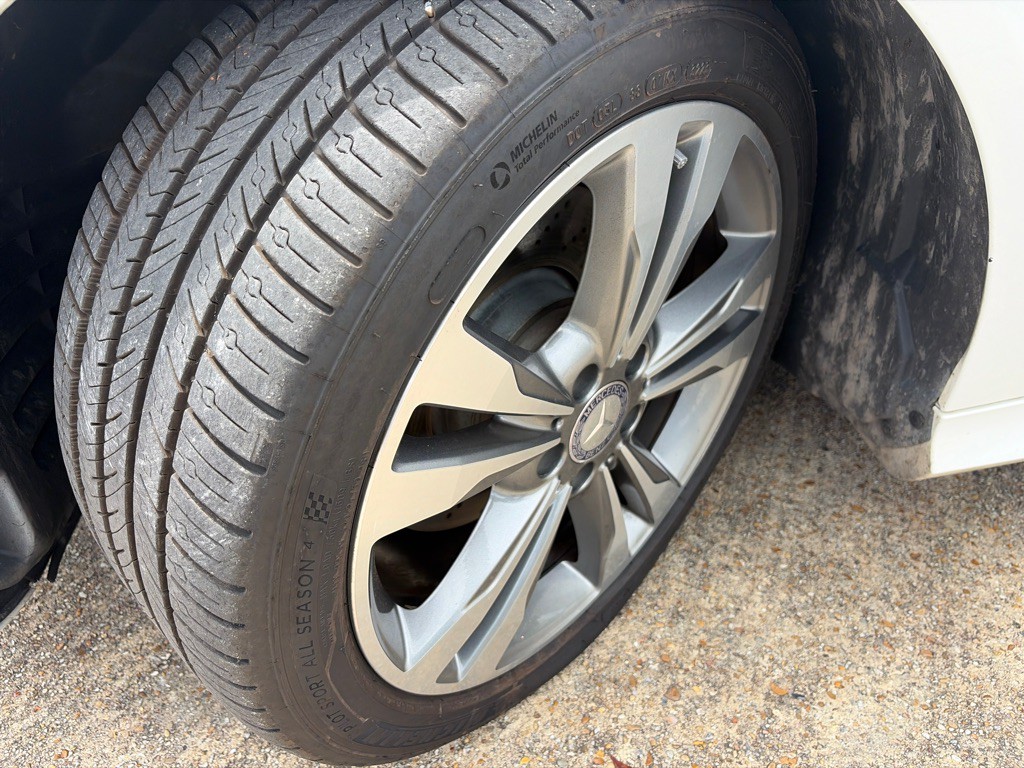 2015 Mercedes-Benz E-Class Image 9