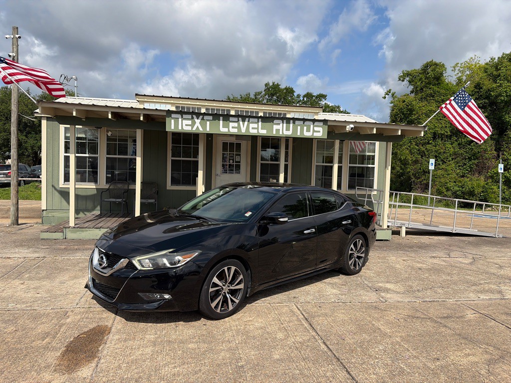 2017 Nissan Maxima Image 1