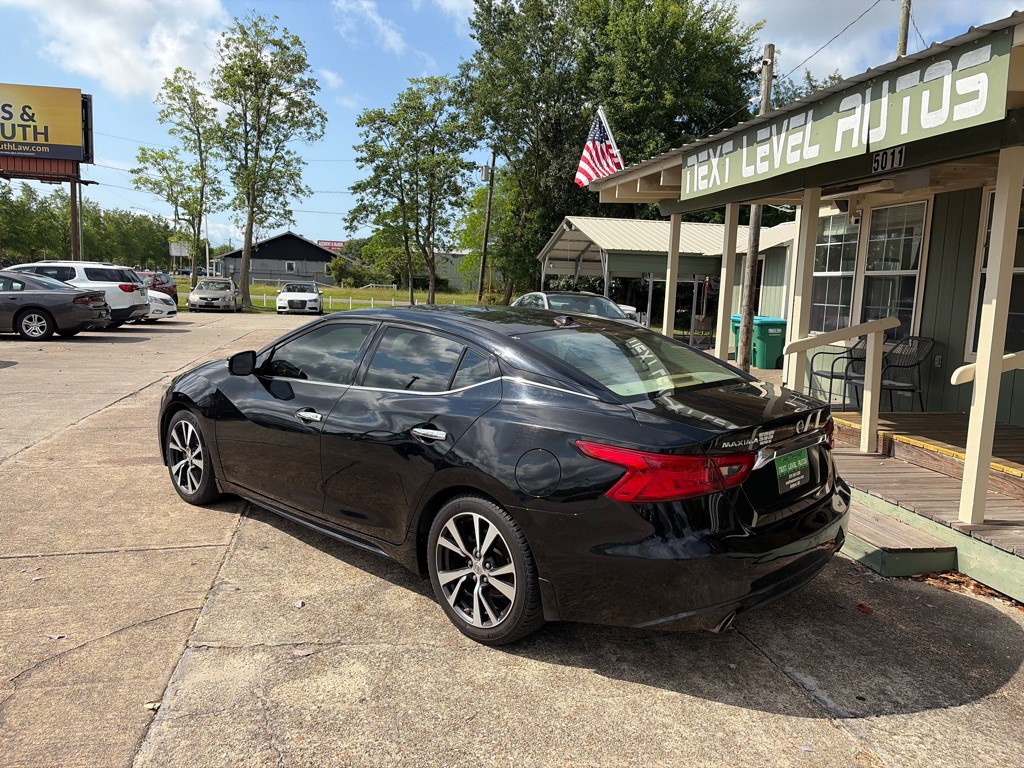2017 Nissan Maxima Image 3