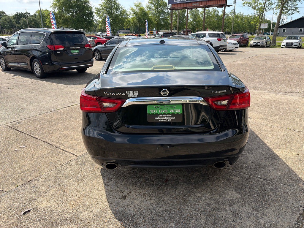 2017 Nissan Maxima Image 8