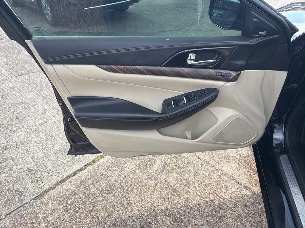 2017 Nissan Maxima Image 11