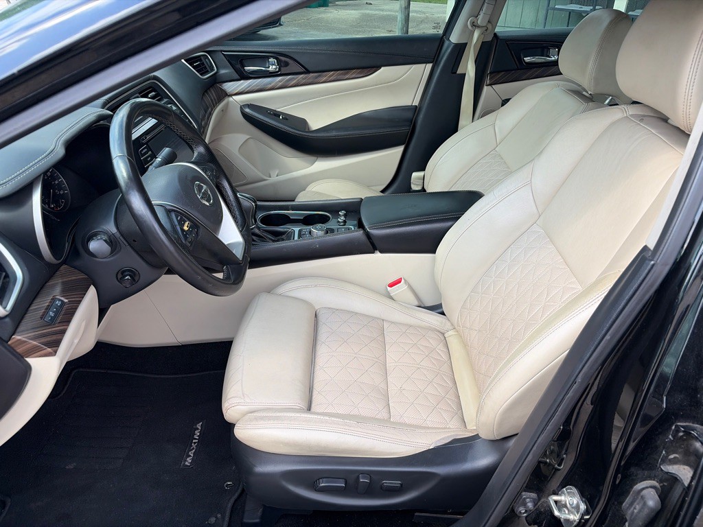2017 Nissan Maxima Image 12