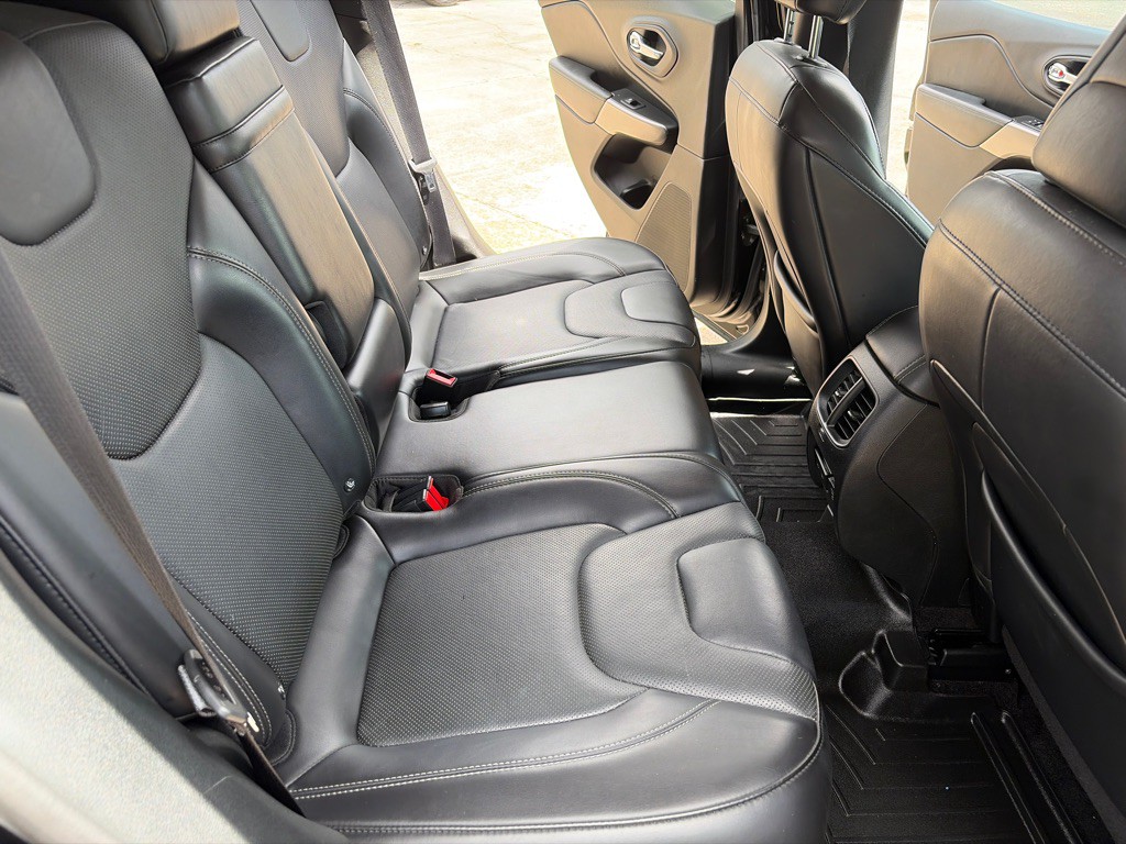 2019 Jeep Cherokee Image 18