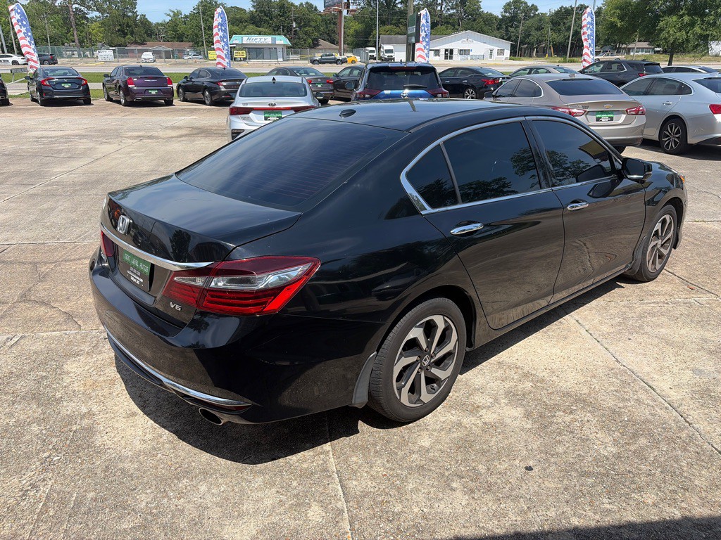 2017 Honda Accord Image 7