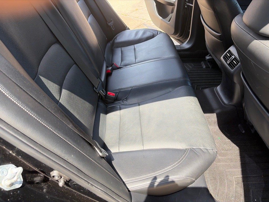 2017 Honda Accord Image 18
