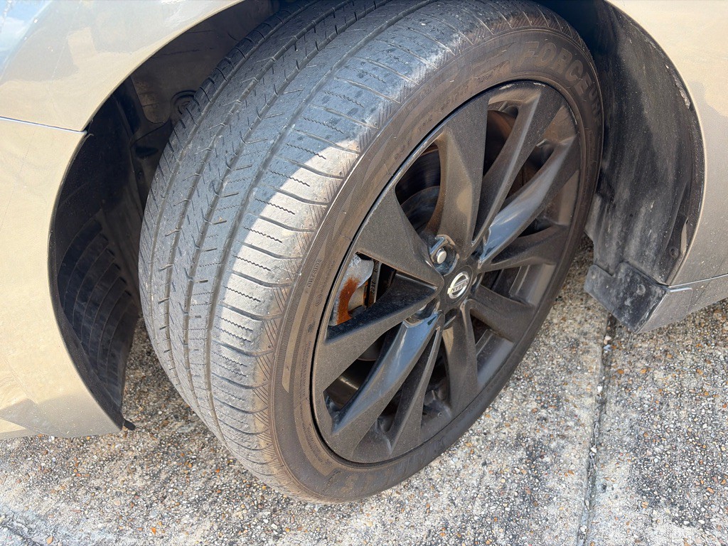 2019 Nissan Maxima Image 9